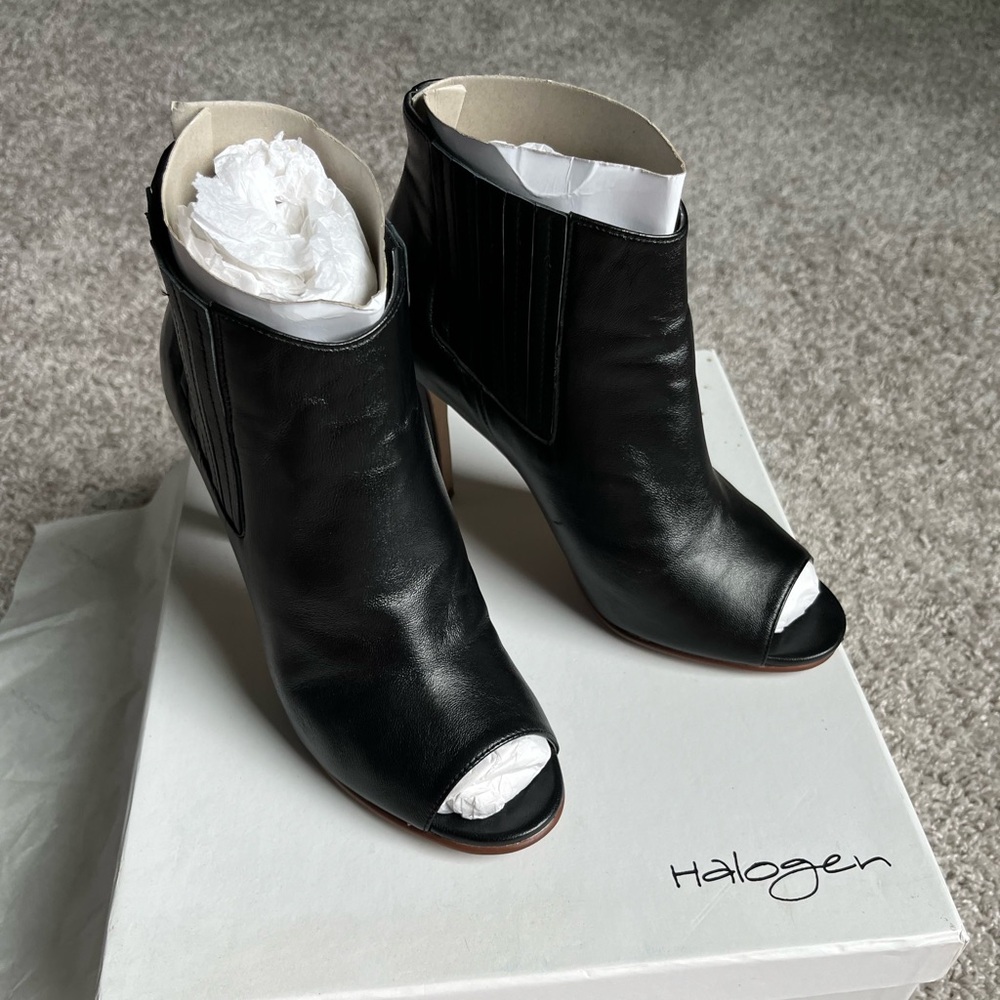 Black Halogen ‘Camden’ Peep-toe Booties